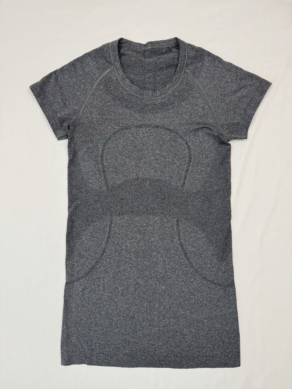 Lululemon Swiftly Tech Short Sleeve Shirt Gray Women’s 4 Top Tee